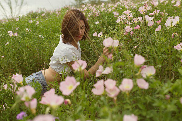 Fashion inspiration.Buttercup Daydream via Dalena Vintage