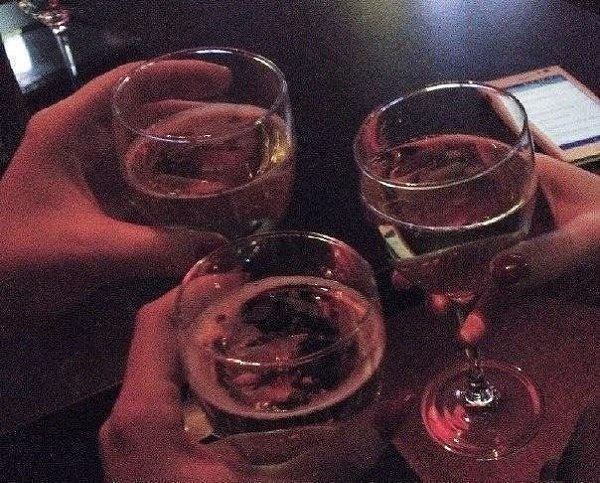 Как 5 бутылок шампанского выпить за 3 часа — так это запросто! А как 2 литра воды выпить за день — ...