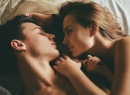 Когда ты любишь, не нужна свобода... Тебе дороже глаз любимых плен! К чему свобода, если рядом ...