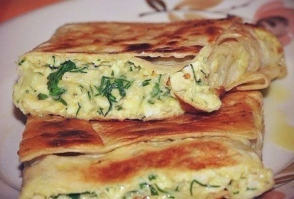 Кефирные конвертики с сыром.Ингредиенты:Тесто:-1 стак. кефира.-2 стакана муки (соль, сахар по вкусу, ... - 2