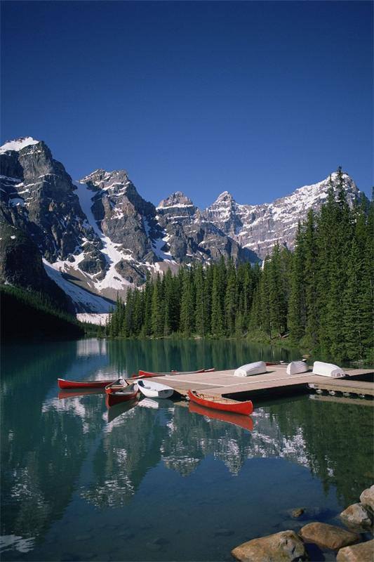   (Lake Louise)     ,  .     ...