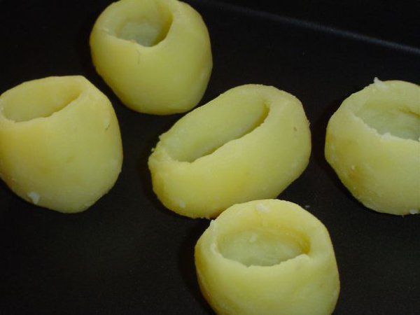 Запеченный картофель Сюрприз. Такой картофель может украсить Ваш праздничный стол и послужит ... - 4