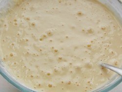 Пышные оладьи на кефире. Вкусные, пышные оладушки любят детки и родители, дедушки и бабушки! Оладьи ... - 7