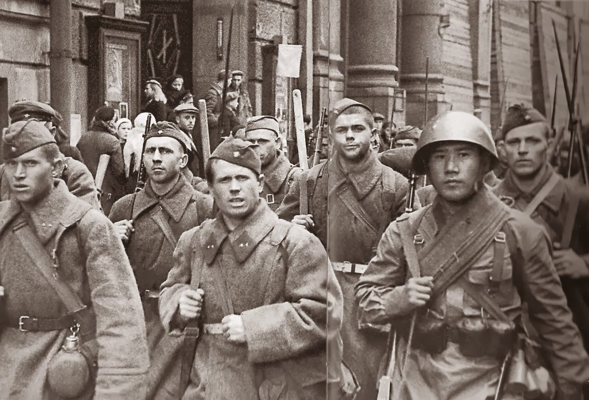 Красная армия стала советской в каком. Бойцы красной армии 1941-1945. ВОВ 1941 год. Солдаты 1941 года.
