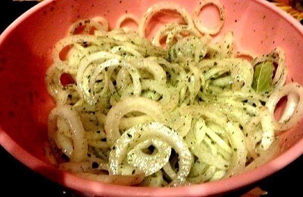 Маринованный лук.Маринованный лучок для шашлыка, салатов и просто с хлебушком покушать 4-5 ...