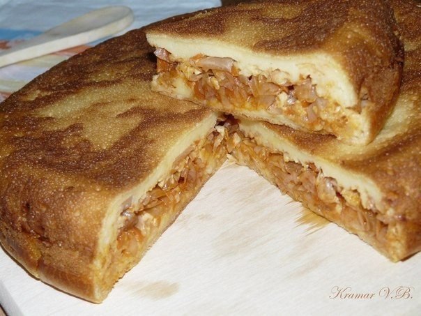 Пирог с капустой. Очень простой и вкусный пирог!!! Нам потребуется: капуста 300-400 г морковь 1 шт ...