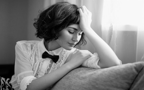 @. Казалось, это все мне только снится, Но боль меня настигла наяву! Все говорят: переверни ...