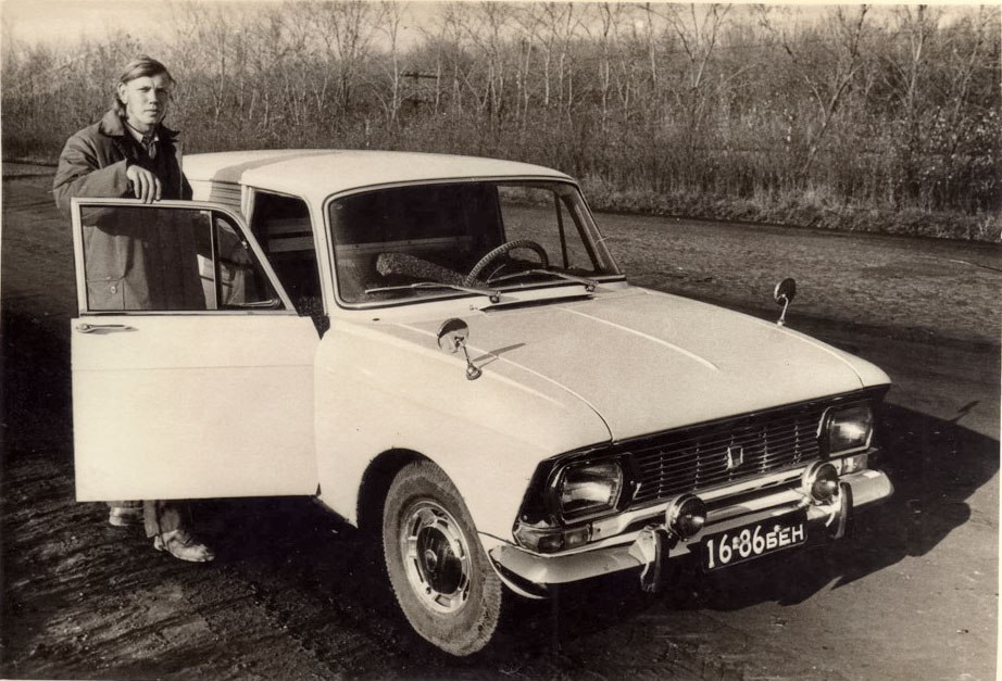 Москвич 434п. Москвич 434. ИЖ 434 фото. Рабочий и начальница на АЗЛК В 1974 году.