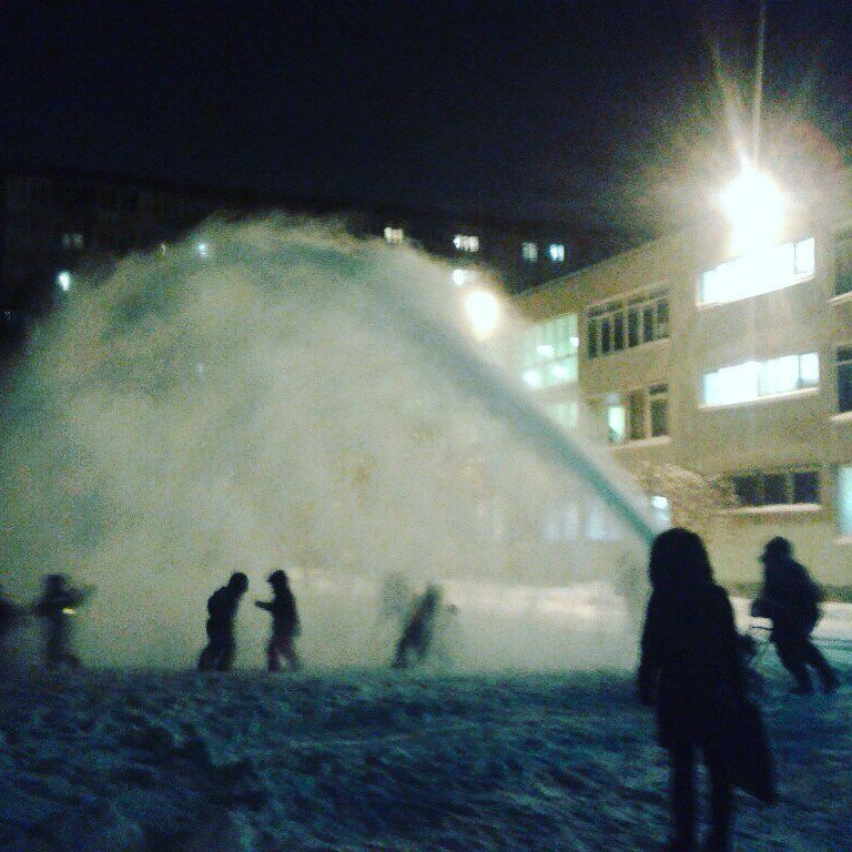 Мороз на улице. Человек на морозе. Кипяток на морозе.