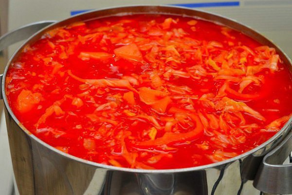 Украинский борщ.Ингредиенты:Мясо свиное — 700 гСвёкла — 2 шт.Картофель — 6 шт.Капуста белокочанная — ... - 9