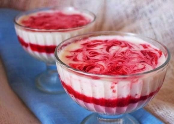 ТОП-9 ВКУСНОГО, ЯРКОГО И АППЕТИТНОГО ЖЕЛЕ.1. ЖЕЛЕ БЕЛО-РОЗОВОЕИнгредиенты: 250 мл клубничного сиропа ...