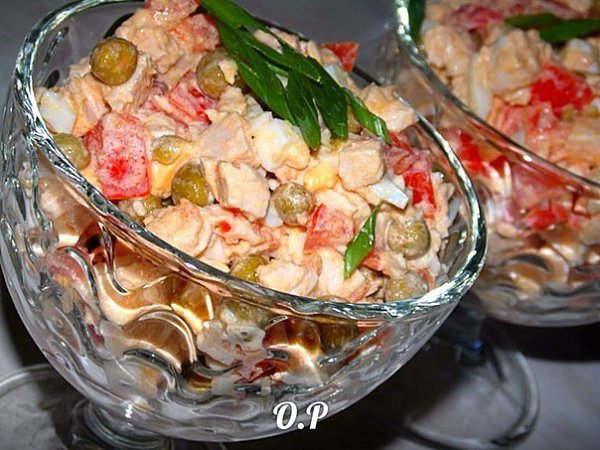 ПОДБОРКА ВКУСНЕЙШИХ САЛАТОВ: ТОП-10 РЕЦЕПТОВ.Только самые вкусные идеи :)1. Салат с грибами и ... - 9