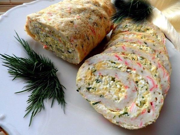 ТОП - 9 рецептов закусочных рулетов к новогоднему столу. 1 Рулет из лосося 2 Куриный рулет