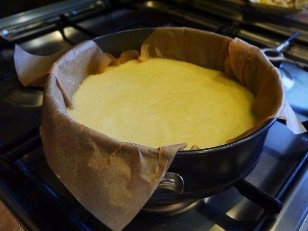 Простой рецепт манника на кефире.Манник — это выпечка, основным компонентом которого является манная ... - 6