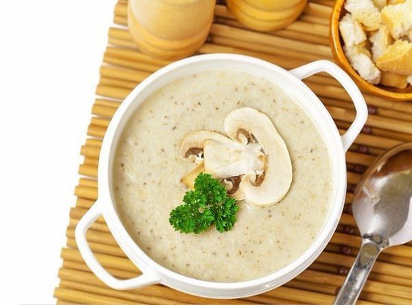 Топ-9 Вкуснейших горячих первых блюд. 1 Куриный суп с сырными рулетиками 2 Суп с куриными сердечками ... - 9