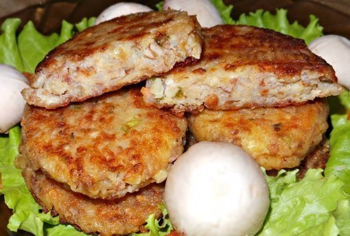 Гречневые котлеты с сыром - это бюджетное, но очень вкусное блюдо, которое разнообразит ваш стол. ...