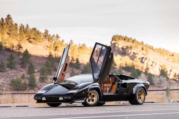 Lamborghini Countach LP400 S