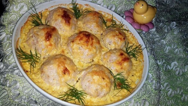 Куриные шарики в сырном соусе. 500гр куриной грудки 1,5 ст.ложки сала (не соленого) 1луковица ...