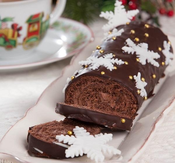Рождественское полено.с маскарпоне и кофе .Вам понадобится:4 яйца110 г муки110 г сахарной пудры60 мл ...