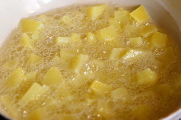 Хрустящий жареный картофель.Отличный рецепт вкуснейшей картошки, хрустящей снаружи и мягкой внутри. ... - 4