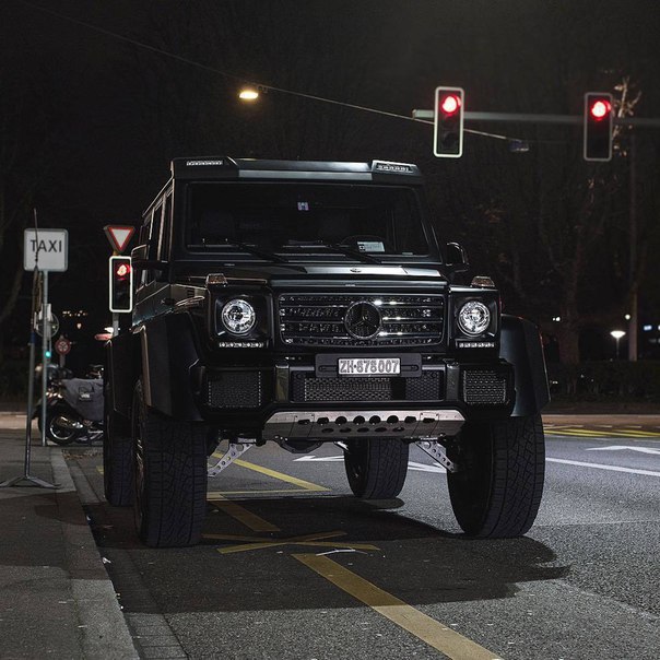 Mercedes-Benz G500 4x4