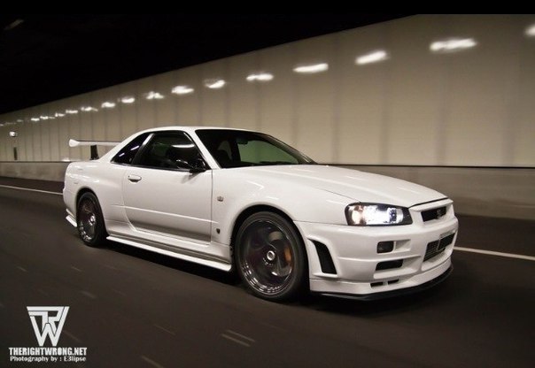 Nissan Skyline R34 GTR - 6