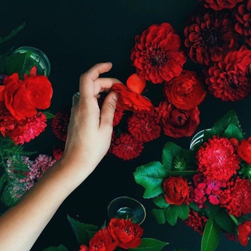 — Есть три греха, — сказал мудрый человек. Толпа замерла. — Первый грех — это злорадство.Если у ...