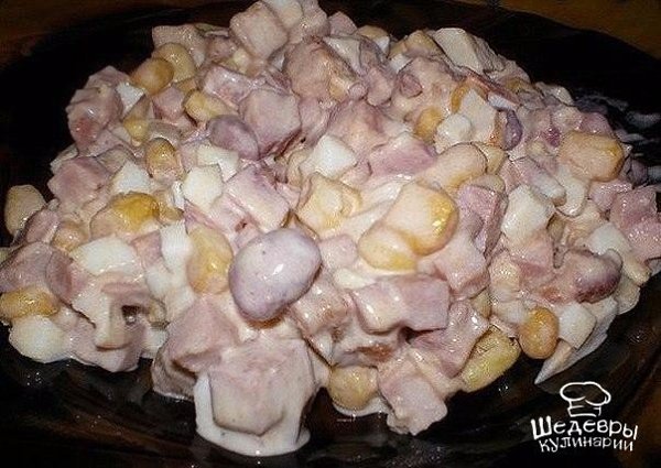 САЛАТ С ВЕТЧИНОЙ И СУХАРИКАМИ.Для ленивых хозяек!ИНГРЕДИЕНТЫ: фасоль консервированная 1 банка ...