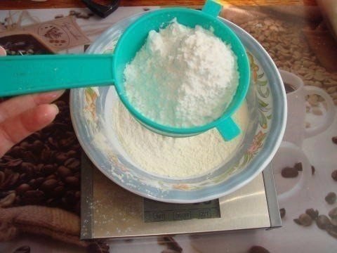 Молочная сахарная мастика.Ингредиенты: сухое молоко 150 гр; сахарная пуда 150 гр; сгущенное молоко ... - 3