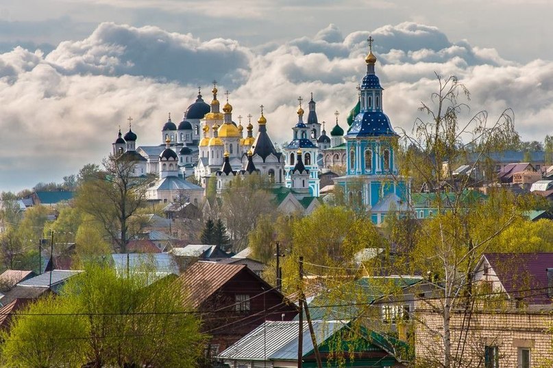 Согласно легенде, название города Арзамас было образовано из имён двух мордовских братьев – Арзая и ...