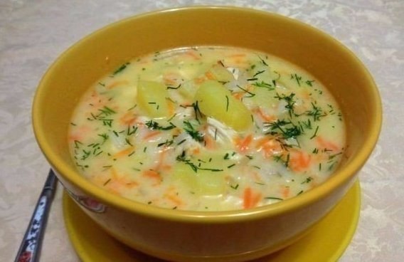 СЫРНЫЙ СУП С КУРИНЫМ ФИЛЕ .ИНГРЕДИЕНТЫ: 5-6 картофелин среднего размера 1 крупная луковица 1-2 ...