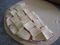 Пирог с творогом, сыром и салями («Кальцоне»).Ингредиенты:ТЕСТО2 ст. муки (320 г), 60 г сливочного ... - 3