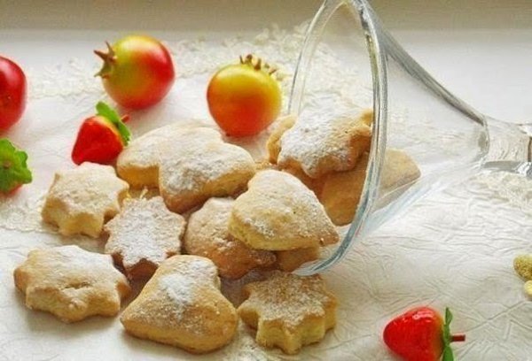 Печенье с лимоном.Ингредиенты:Сметана — 100 гМасло сливочное — 100 гКуриное яйцо — 1 шт.Сахар — 1 ...