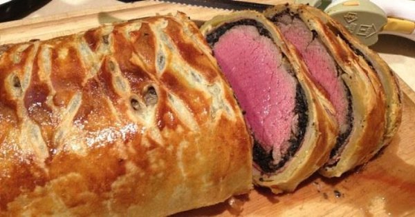 Говядина «Веллингтон».Если вы ищете вкусное горячее мясное блюдо для новогоднего стола, тогда лучше ...