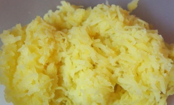 Картофельные палочки с сыром.Ингредиенты:5 средних варёных картофелин2 яйца100 г панировочных ... - 2