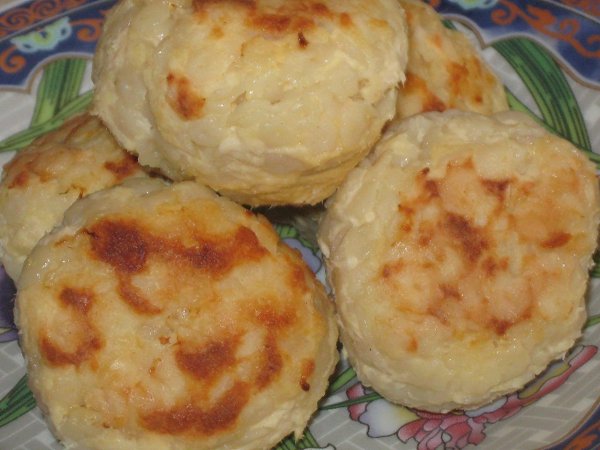 Детское меню - запеченные макаронные биточки с курицей.Ингредиенты на детскую порцию.Куриное филе - ...