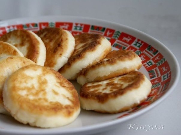 Сырники нежнейшие и пышные (без яиц).Ингредиенты:творог до 17 % жирности (две пачки по 180 г)соль ... - 2