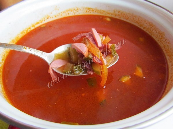 Солянка с колбасой и курицей.Ингредиенты:Куриная грудка - 350-400 граммов;колбаса копченая - 200 ... - 9