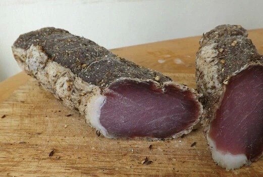 Засолка мяса .Ингредиенты: Мясо — 1 Килограмм Соль — 80 Грамм Специи — По вкусу Рецепт: 1. Мясо ...