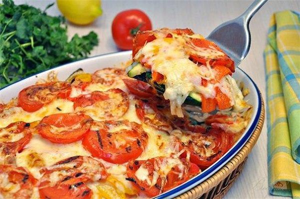 Запеканка из овощей-гриль с моцареллой и пармезаном. Такая запеканка прекрасна как самостоятельное ...