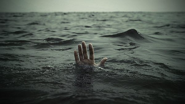 Вообще, с неприятностями правило таково: чем скорее вы коснетесь дна, тем быстрее выплывете на ...