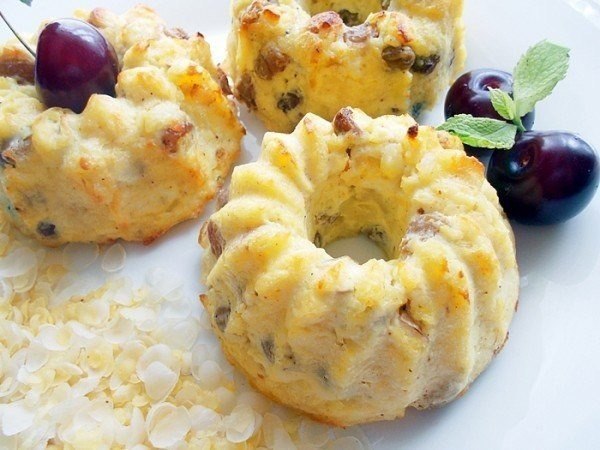 Идеальный творожный завтрак: 5 рецептов вкуснейших сырников! Сохрани себе! 1. Сырники с изюмом и ...