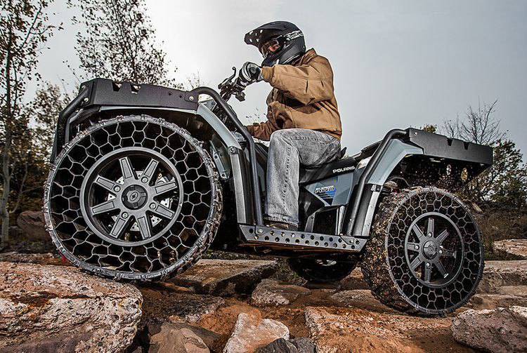  Polaris ATV   .