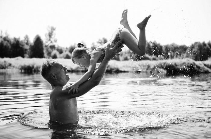 ))).Хоть я и бабой родилась!)Отличное стихотворение Лидии Раевской о семье - теплое и с юмором!Всем ...