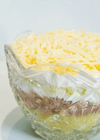 6 Вкусных салатов.1.Салат из белокочанной капусты с курицей и яичными блинчикамиСостав:-Яйца – 2 ... - 5