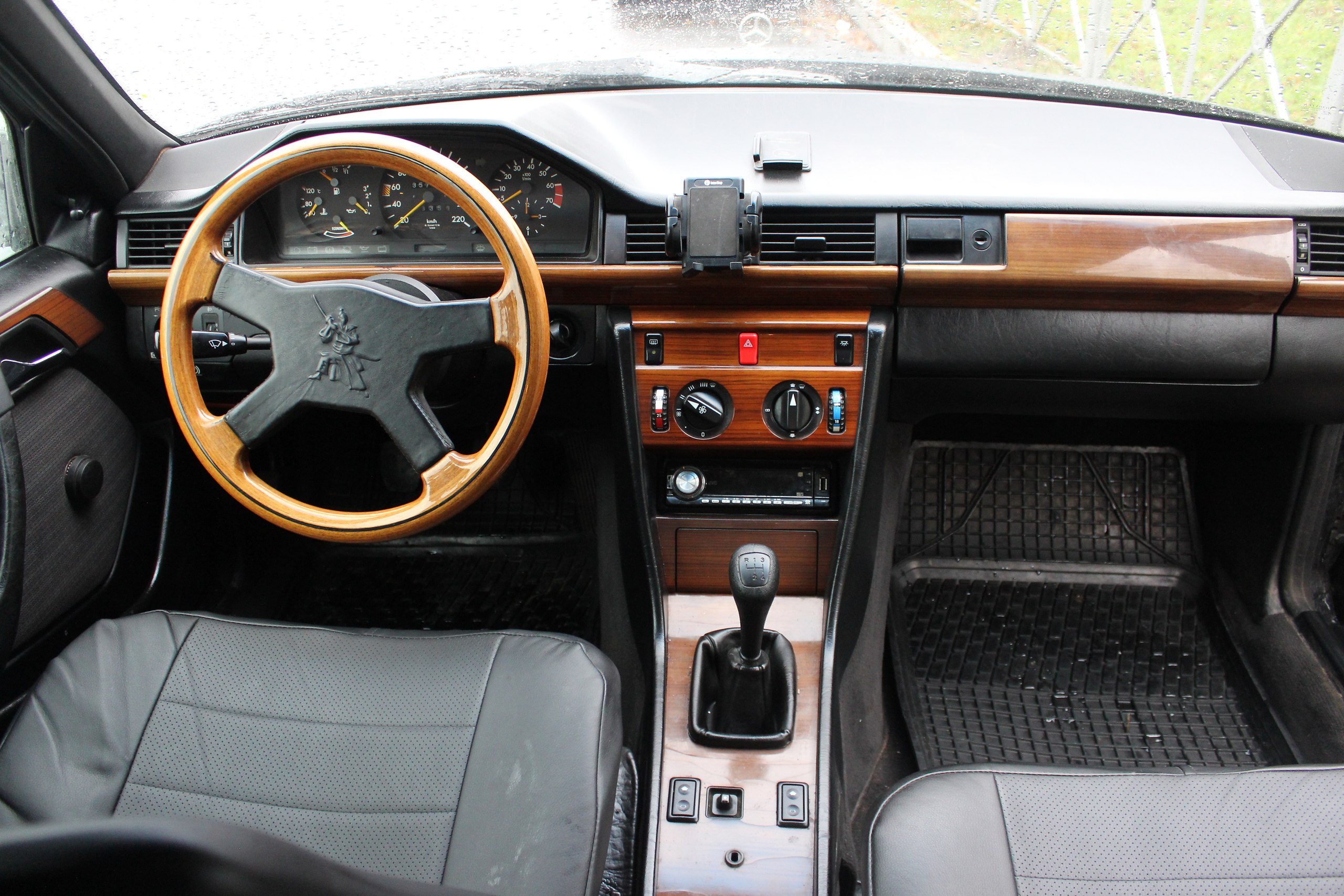  .     10- .  04. 1989. - 8