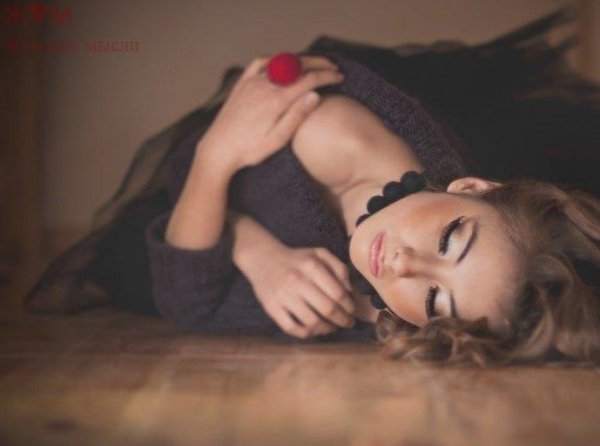 Не стоит женщин обижать... СЛЕЗА так больно обжигает... Не зря, в народе говорят - БОГ СЛЕЗЫ ЖЕНСКИЕ ...