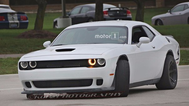    707-  Dodge Challenger Hellcat. - 3