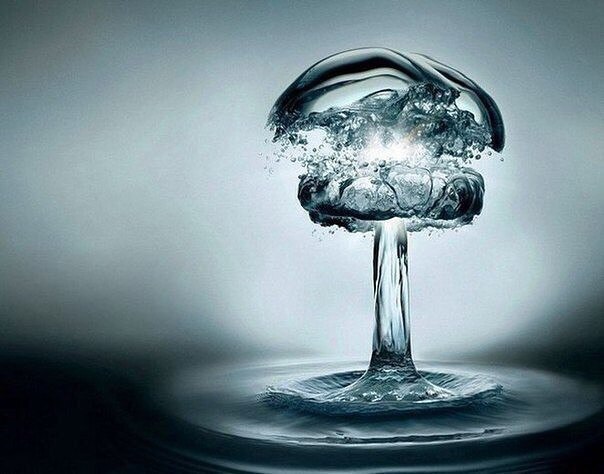 Закон обратного усилия. Когда вы стараетесь удержаться на поверхности воды, то идете на дно. Когда ...