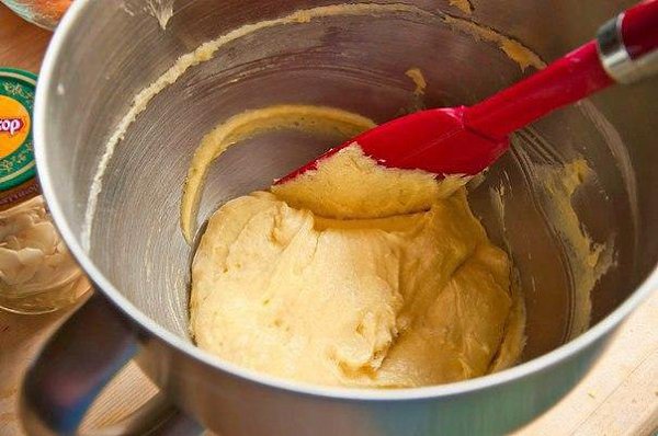 Пирог с абрикосами и миндальной крошкой.Ингредиенты:Масло комнатной температуры — 125 г Сахар — 125 ... - 3